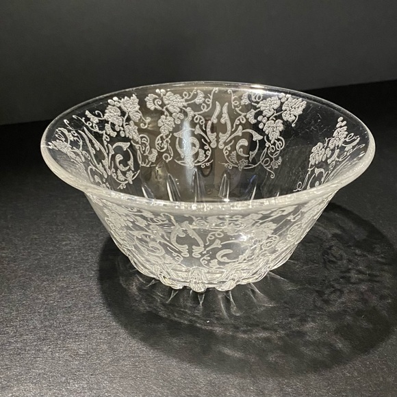 Vintage Etched Glass Bowl, Mayonnaise Bowl, Grapes/Leaf, Florentine Pattern - Picture 2 of 8